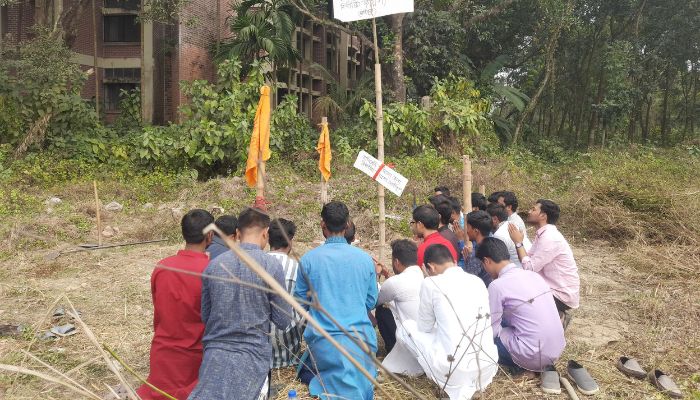 Hindu students lay foundation stone of temple at Hajee Mohammad Danesh Science and Technology University